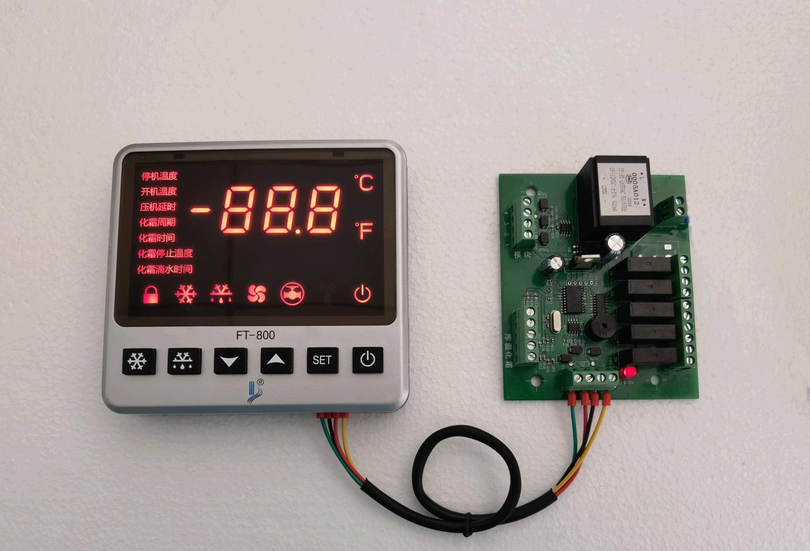 FT-800.jpg FT-800.jpg